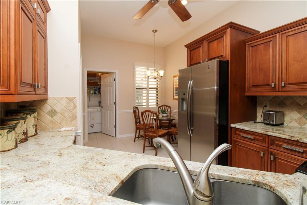 172 Vintage Cir, Unit 202, Naples, FL 34119 Photo