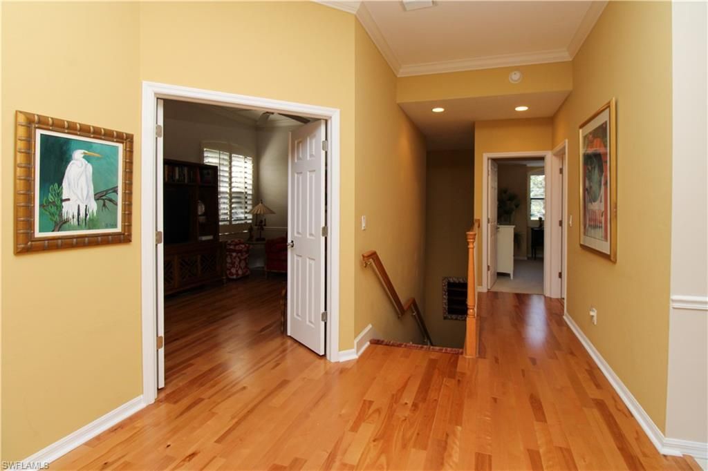 172 Vintage Cir, Unit 202, Naples, FL 34119 Photo