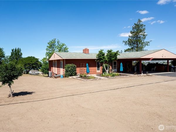 1804 S Division Street, Moses Lake, WA 98837