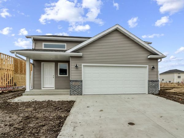 3755 19th Street S, Moorhead, MN 56560