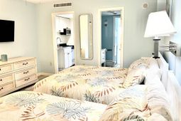 210 75th Ave. N photo 4