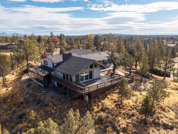 5203 NW Greenwood Avenue, Redmond, OR 97756