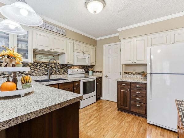 1807 1/2 County Road E East, Unit 34, White Bear Lake, MN 55110