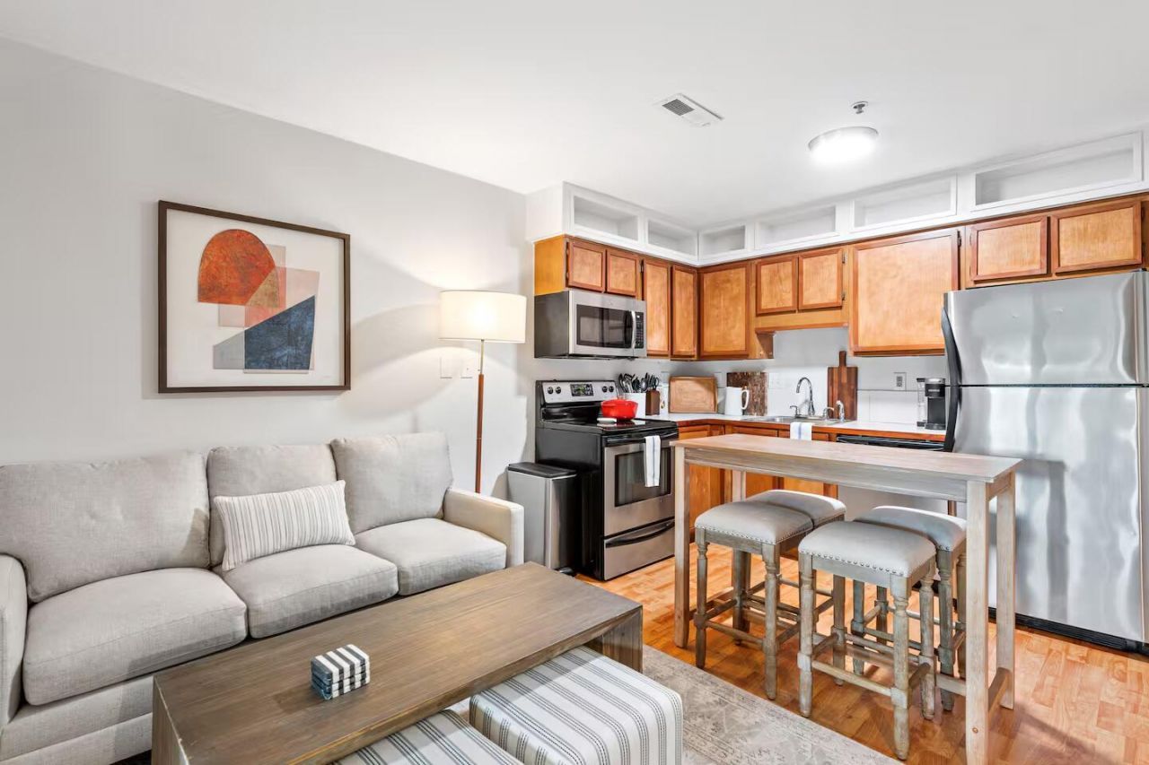 40 Bee Street Photo 1