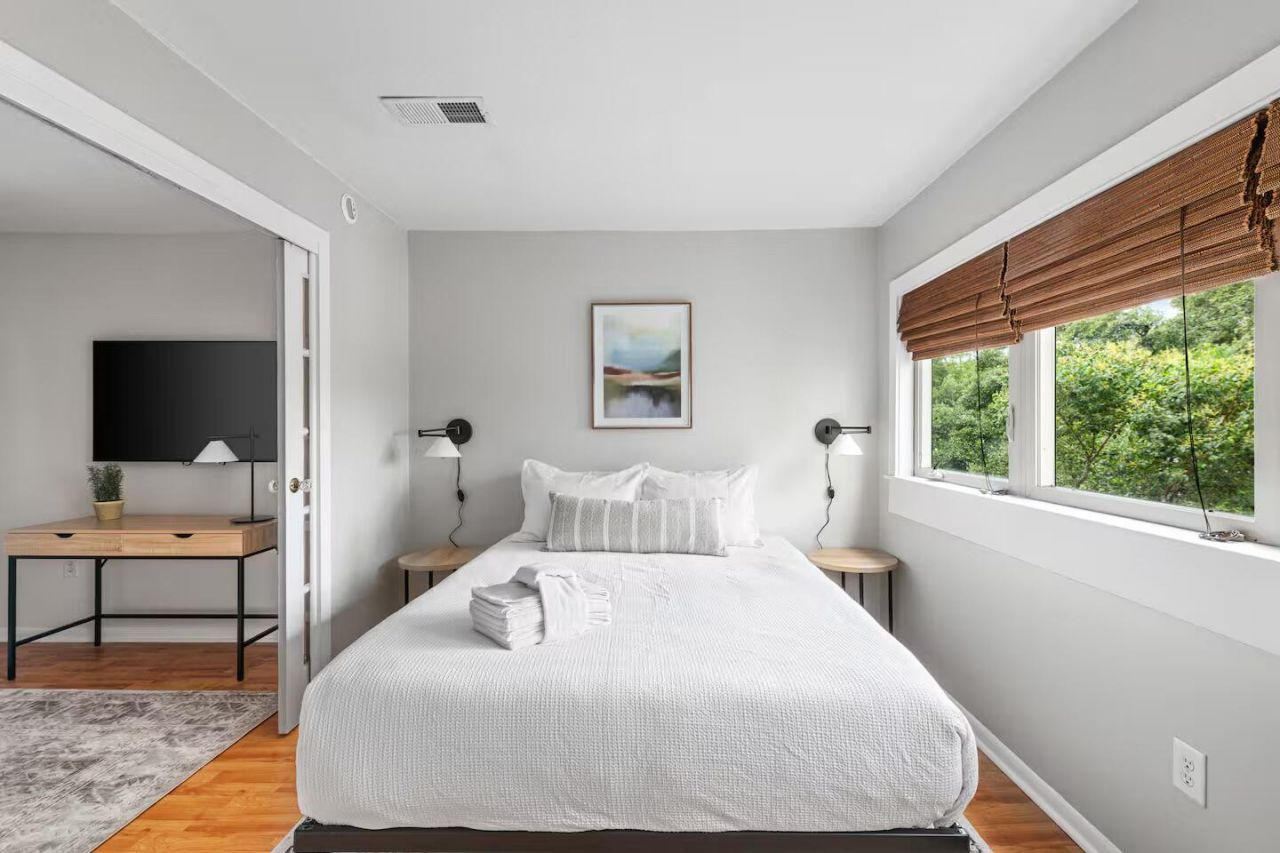 40 Bee Street Photo 10