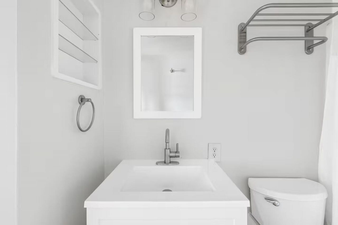 40 Bee Street Photo 13