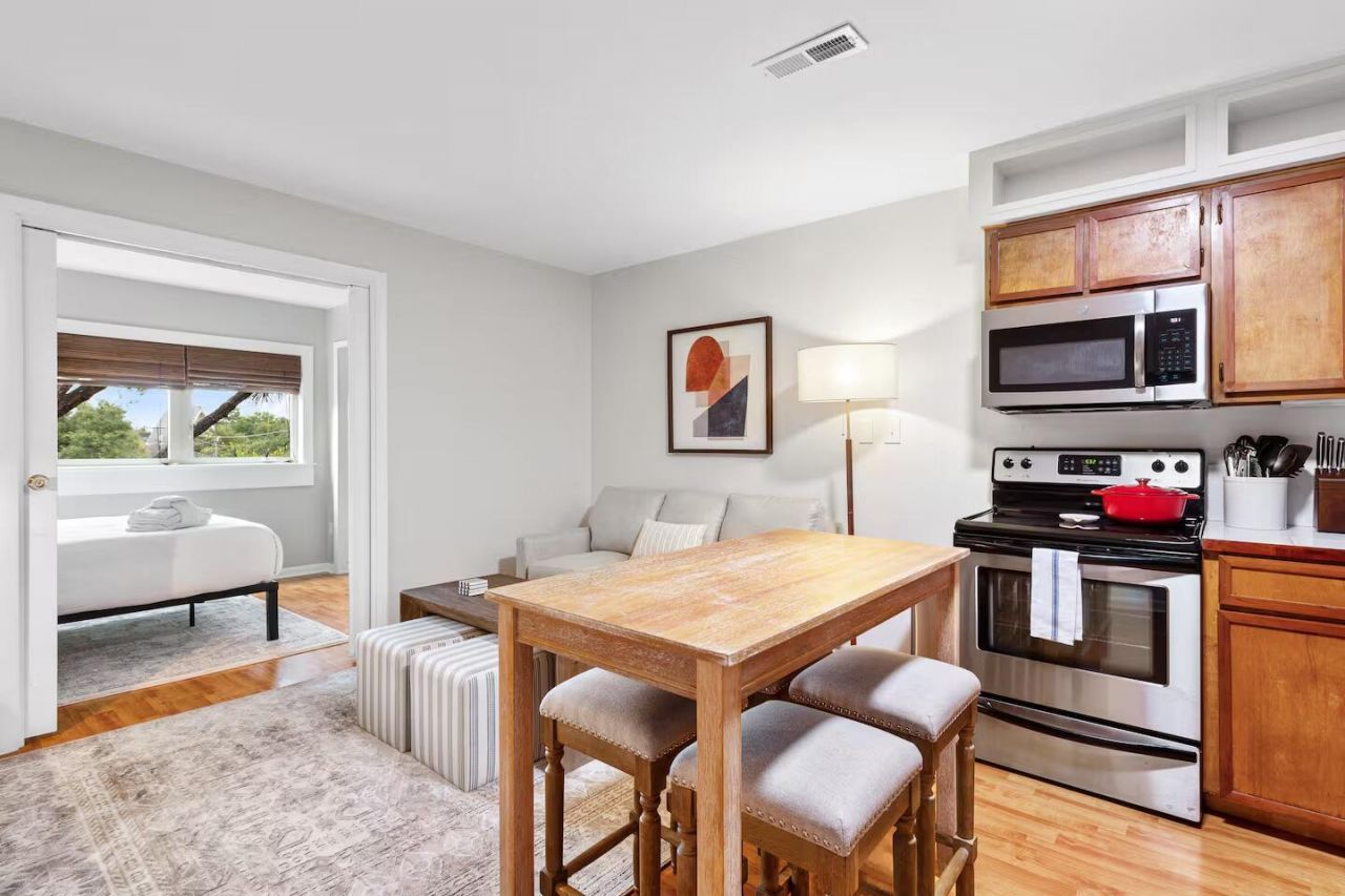 40 Bee Street Photo 3