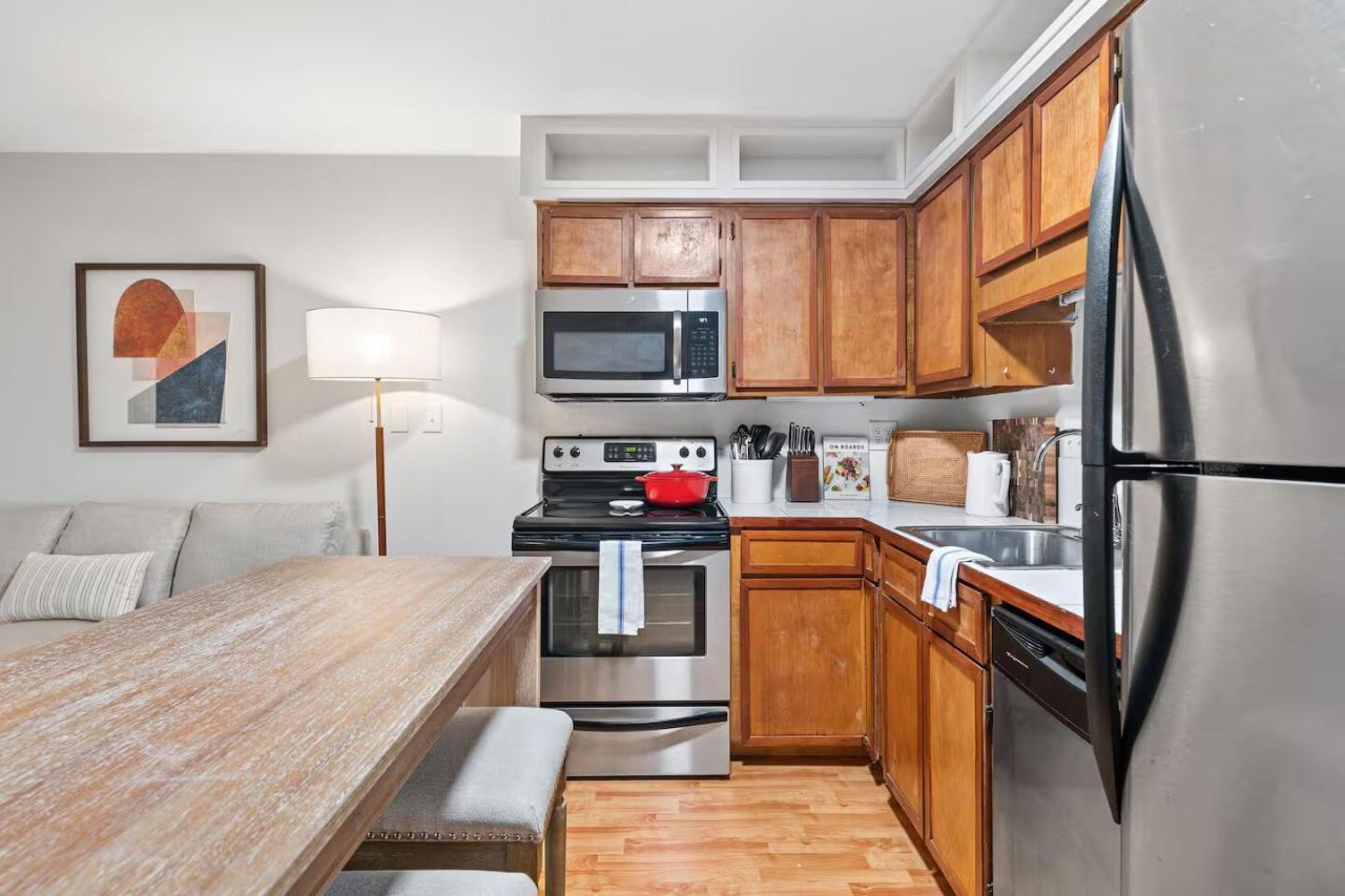 40 Bee Street Photo 5