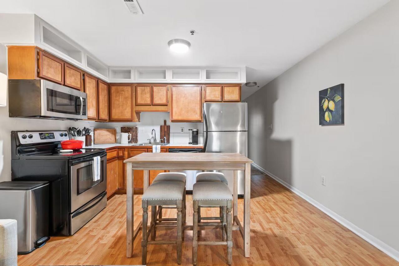 40 Bee Street Photo 6