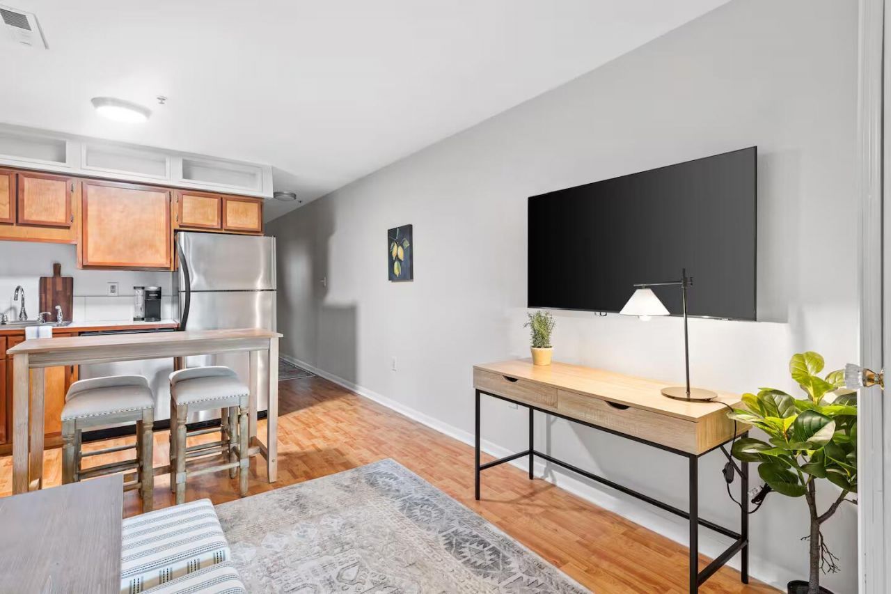 40 Bee Street Photo 7