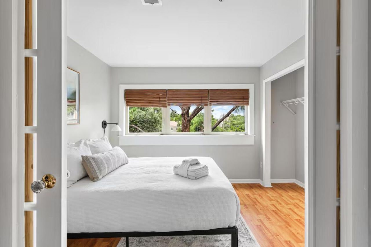 40 Bee Street Photo 9