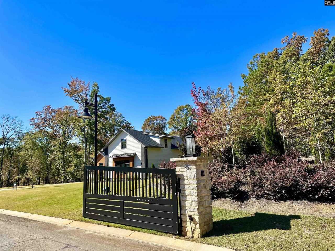 417 Craftsman Court  Photo 5