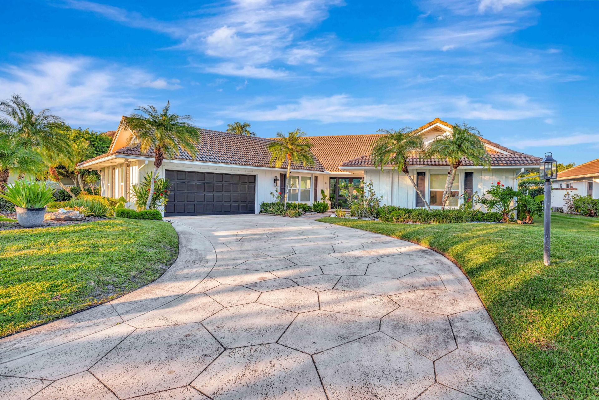 19 Cambria Road E, Palm Beach Gardens, FL 33418 Photo