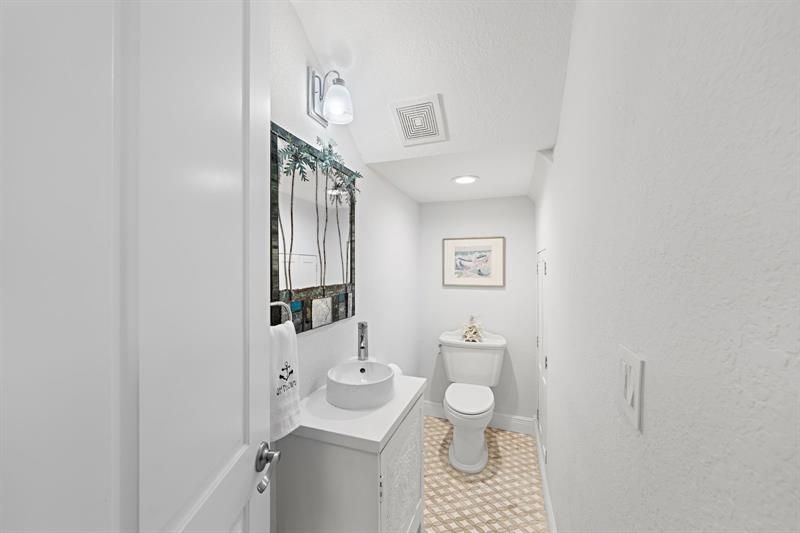 2341 NE 48 Ct, Lighthouse Point, FL 33064 Photo