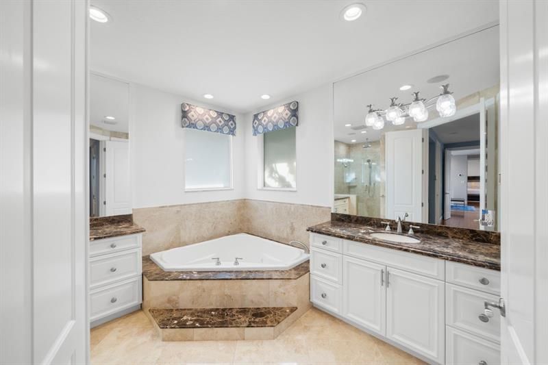 2341 NE 48 Ct, Lighthouse Point, FL 33064 Photo