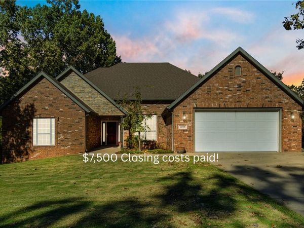 13708 Crazy Horse Drive, Rogers, AR 72758