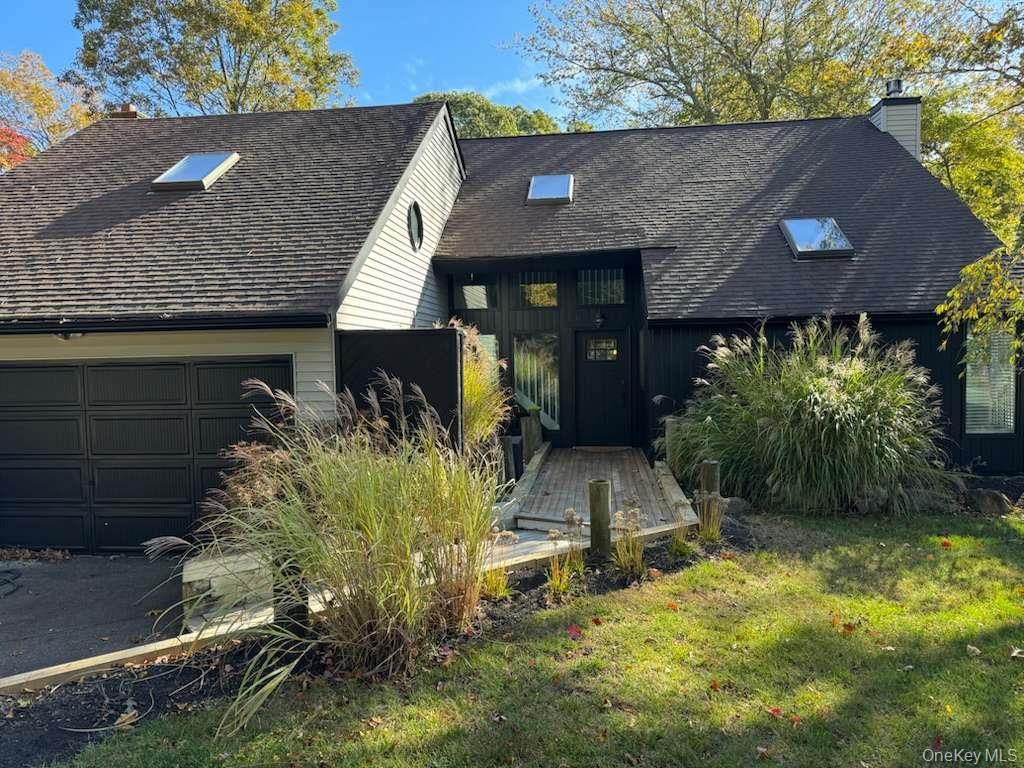 14 Beverly Court, Moriches, NY 11955 Main Photo