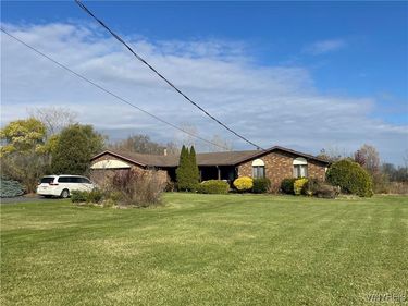 6721 Aiken Road, Lockport, NY 14094