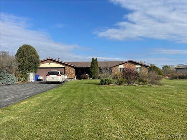 6721 Aiken Road, Lockport, NY 14094