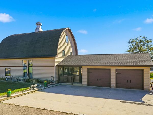 17297 STATE HWY 92, Columbus Junction, IA 52738