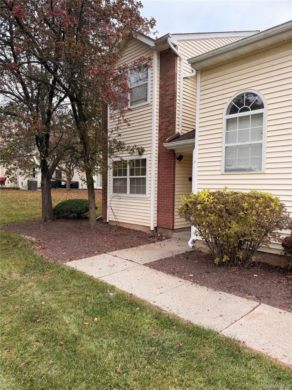 25 Woodlake Drive, Middletown, NY 10940 Main Photo
