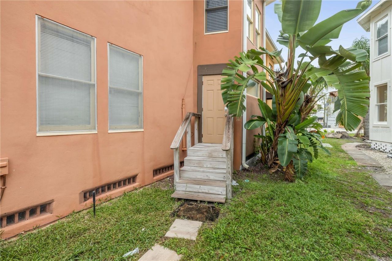 106 Live Oak Street, New Smyrna Beach, FL 32168 Photo