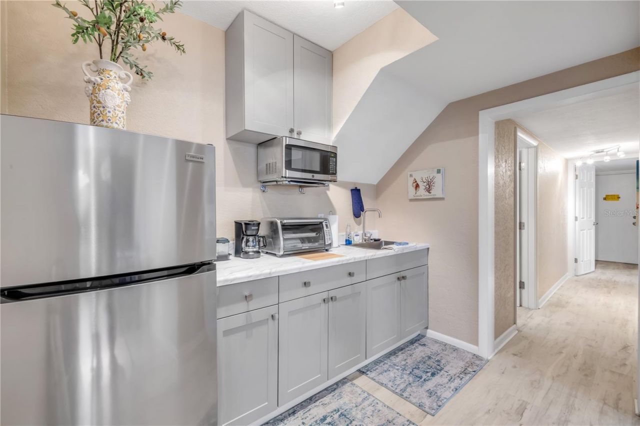 106 Live Oak Street, New Smyrna Beach, FL 32168 Photo