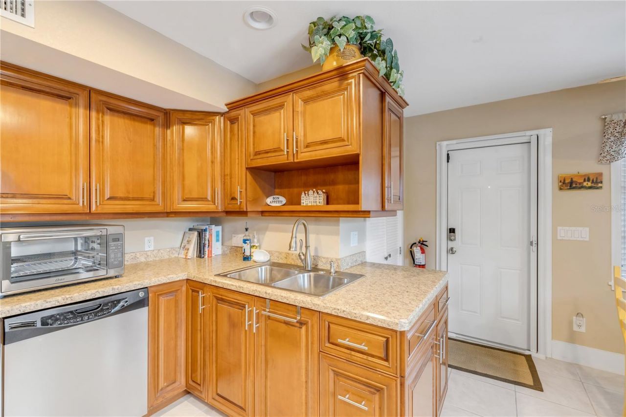 106 Live Oak Street, New Smyrna Beach, FL 32168 Photo