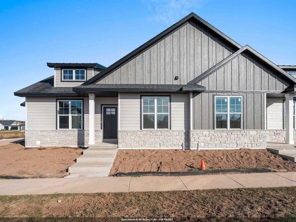 2882 HOWARD, Howard, WI 54313