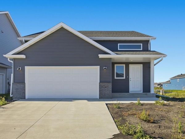 6713 Samuel Drive, Horace, ND 58047