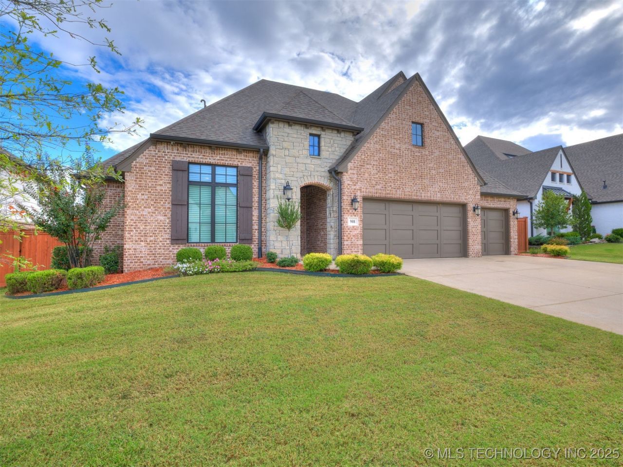 908 W 86th Place S, Tulsa, OK 74132 Main Photo