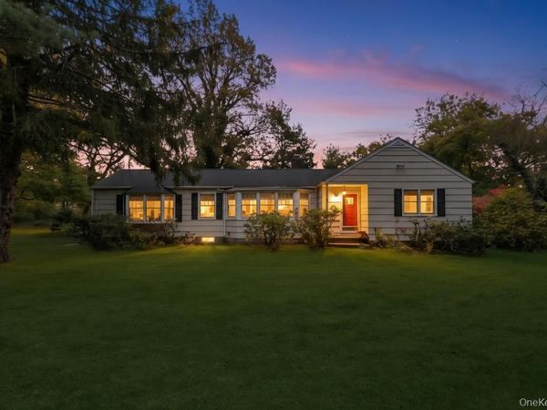 89 Van Brunt Manor Road, Setauket, NY 11733