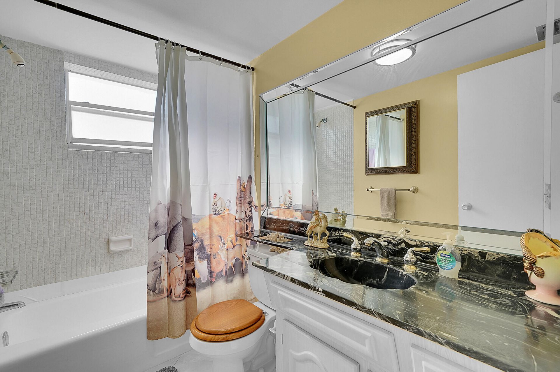 4000 NW 44th Avenue, Unit 301, Lauderdale Lakes, FL 33319 Photo