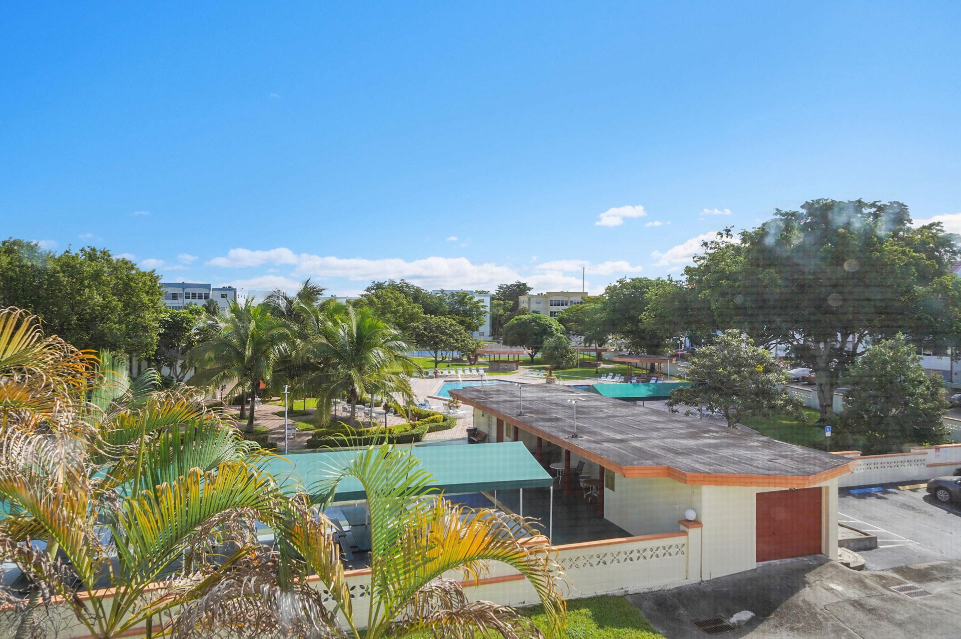 4000 NW 44th Avenue, Unit 301, Lauderdale Lakes, FL 33319 Photo