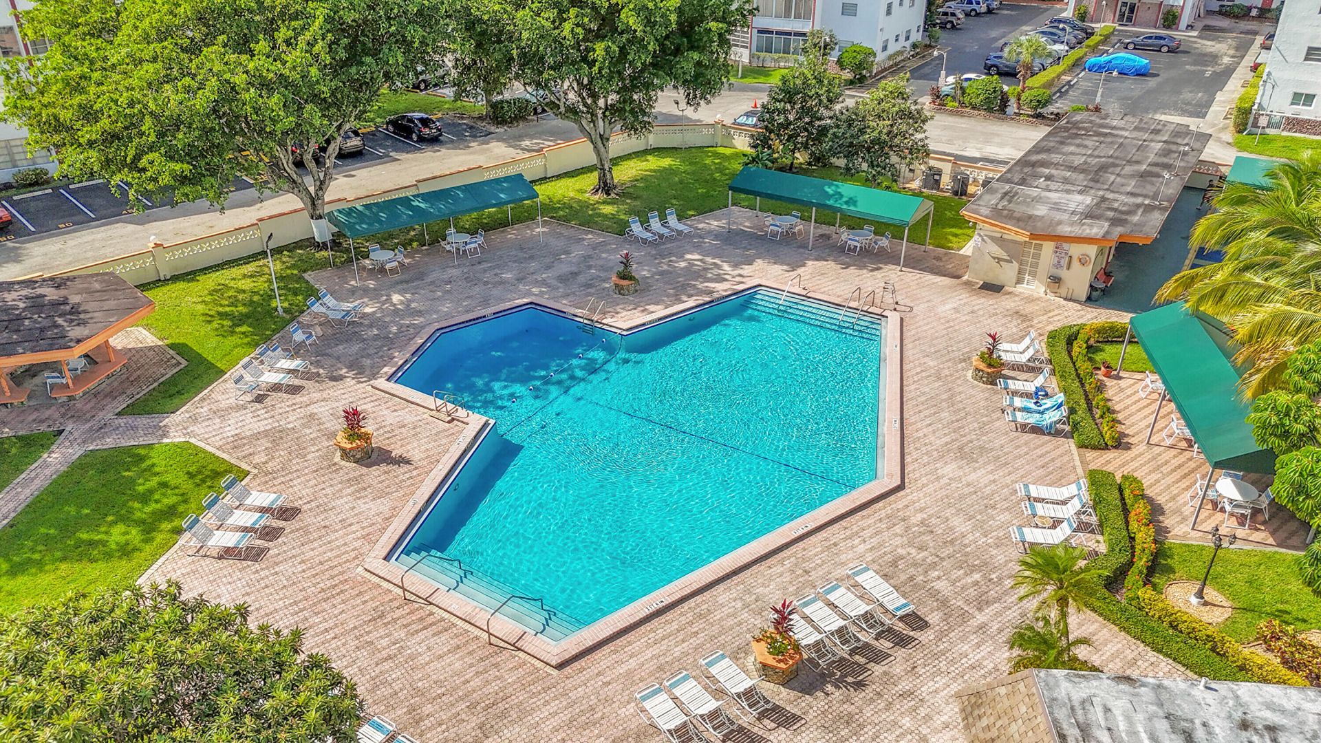 4000 NW 44th Avenue, Unit 301, Lauderdale Lakes, FL 33319 Photo