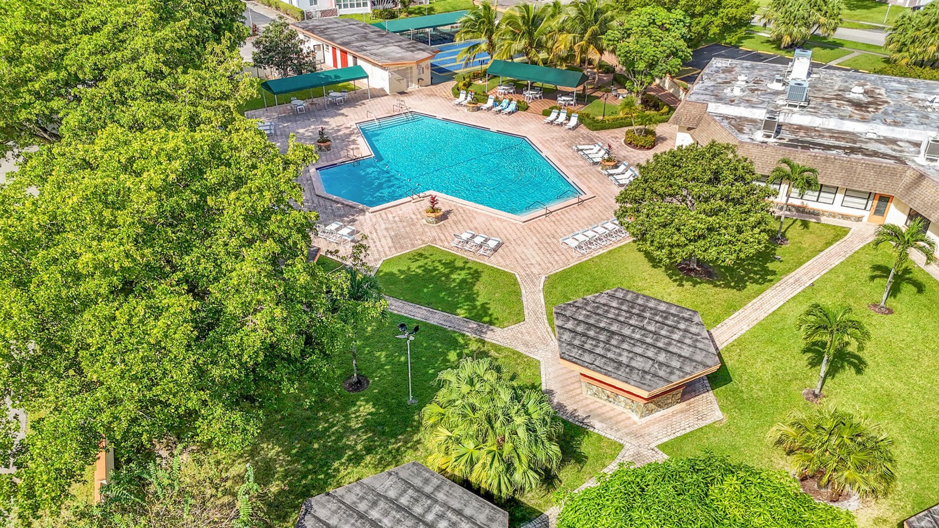 4000 NW 44th Avenue, Unit 301, Lauderdale Lakes, FL 33319 Photo