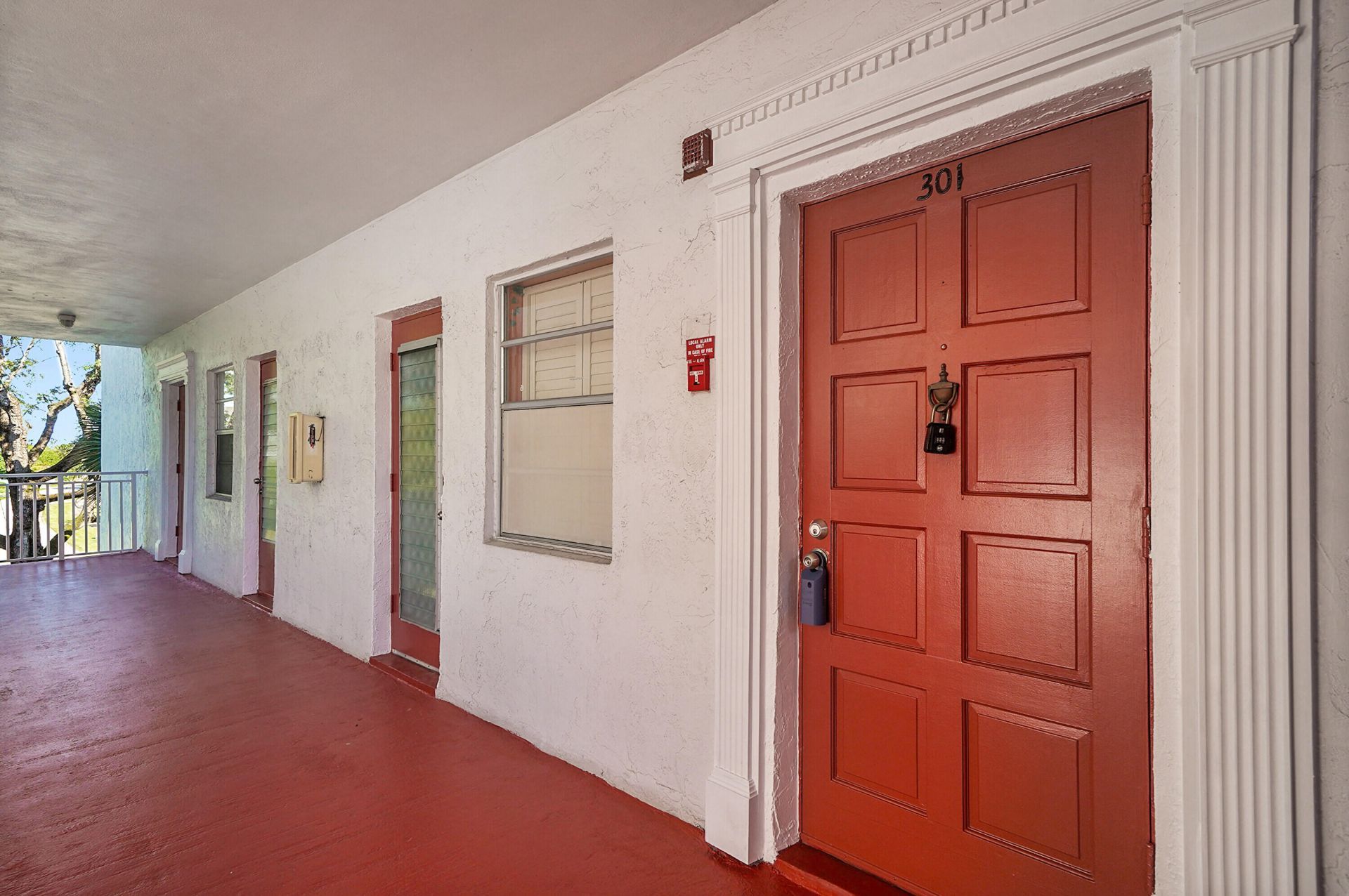 4000 NW 44th Avenue, Unit 301, Lauderdale Lakes, FL 33319 Photo