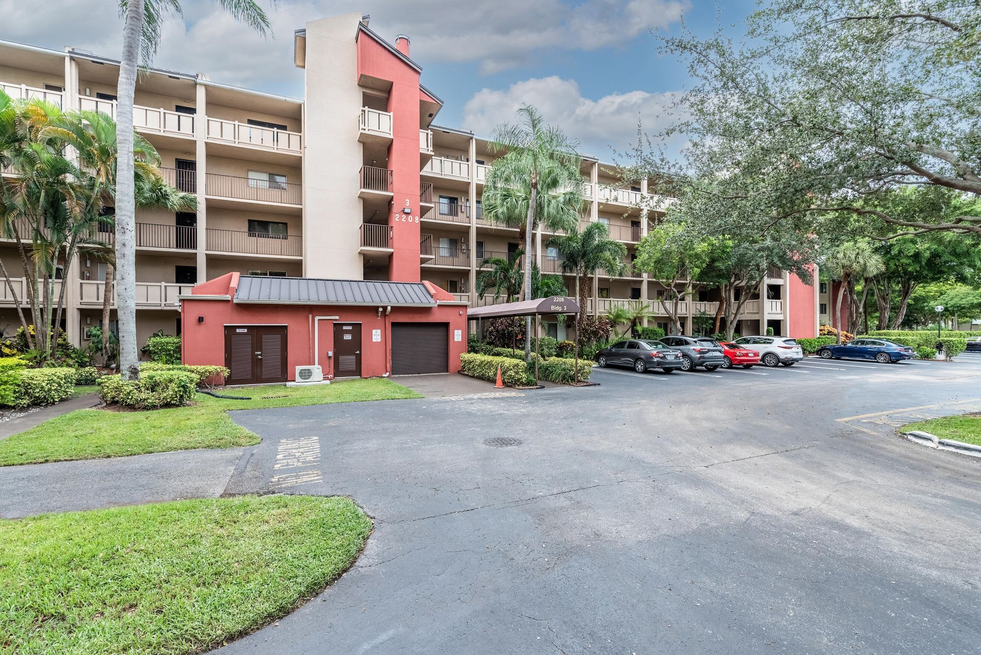 2208 S Cypress Bend Drive, Unit 407, Pompano Beach, FL 33069 Photo