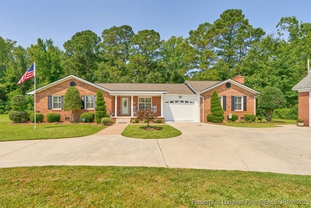 2483 W Carthage Road, Lumberton, NC 28360 Main Photo