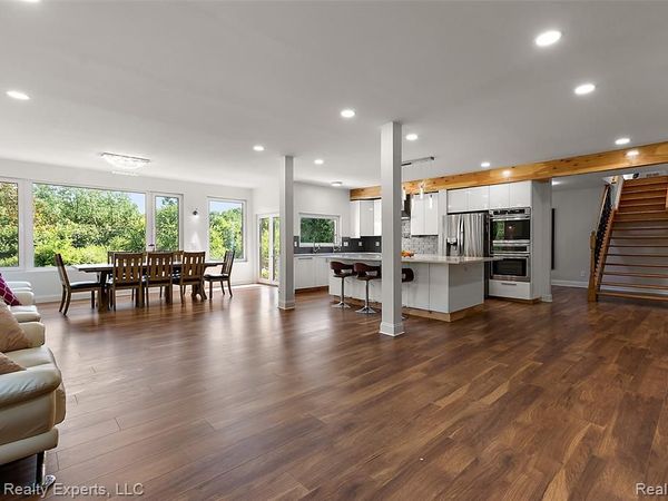 6727 Napier Road, Salem Twp, MI 48170