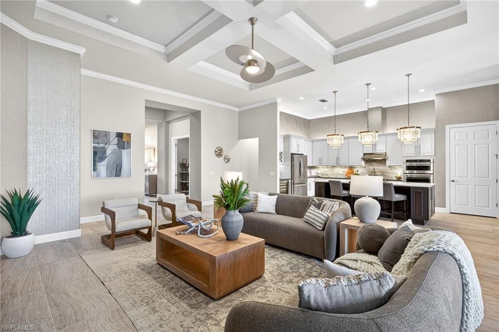 9075 Breakwater Dr, Naples, FL 34120 Photo