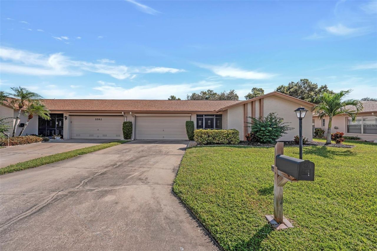 5584 Buring Court, Fort Myers, FL 33919 Photo