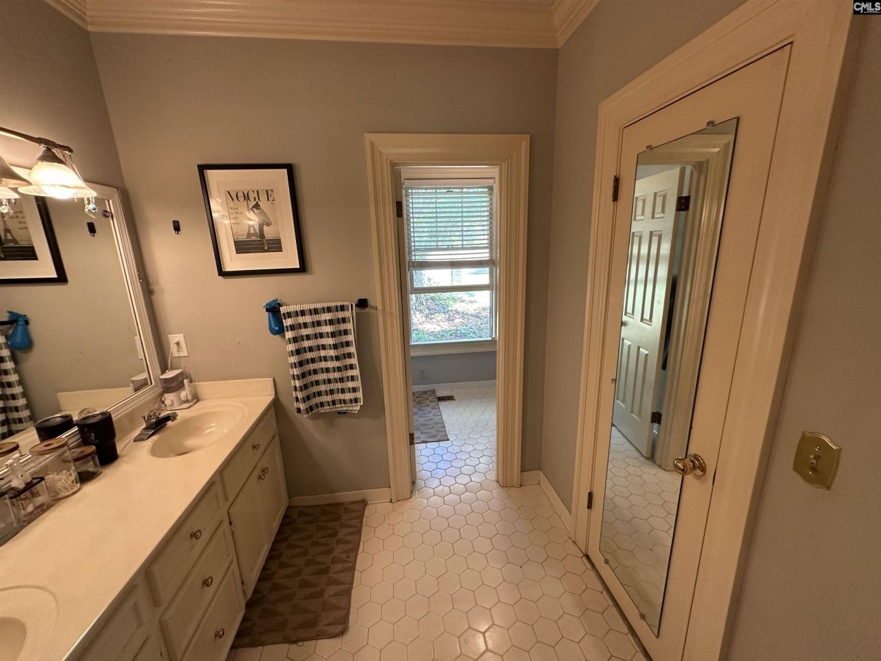 219 Mallet Hill Road Photo 15