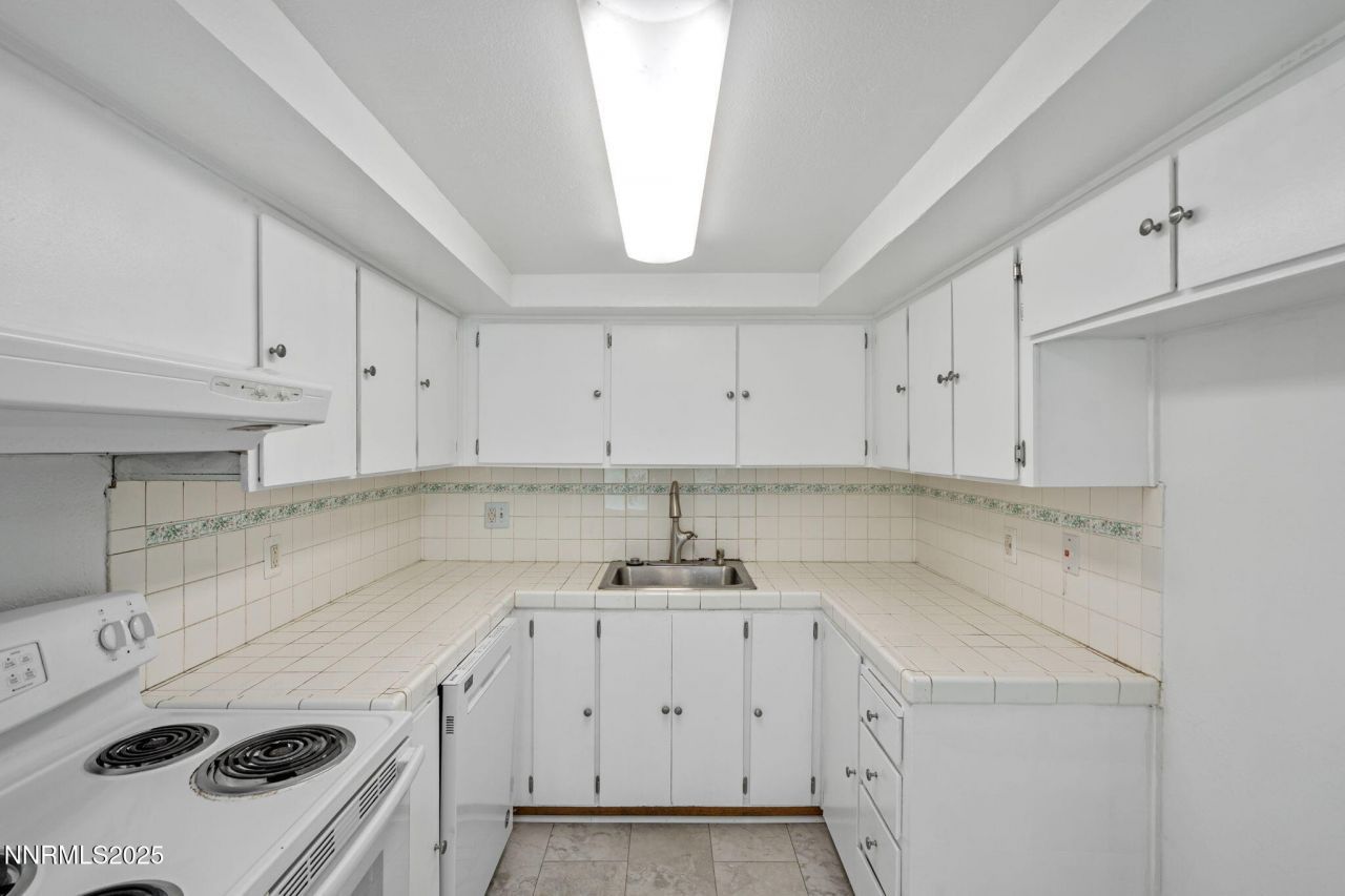 1889 Merchant Street, Sparks, NV 89431 Photo