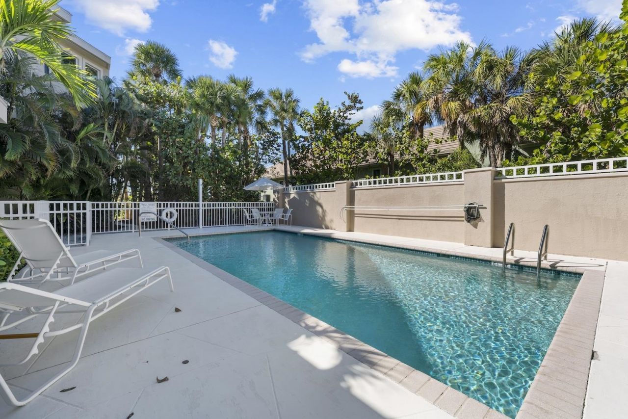 5681 Baltusrol Court, Unit 3A, Sanibel, FL 33957 Photo
