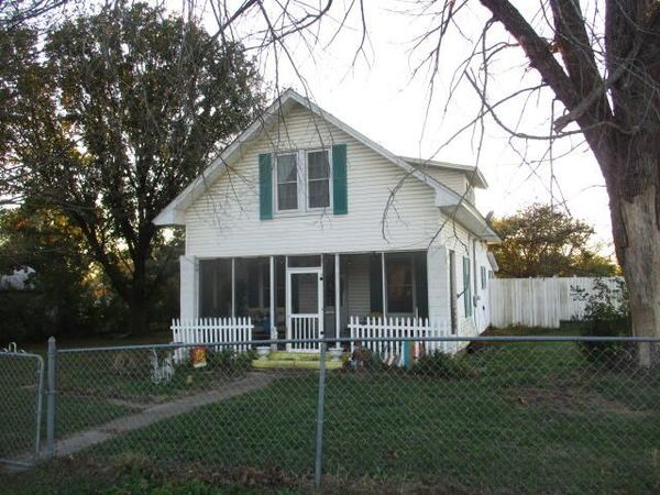 185 N Queen Street, Welch, OK 74369