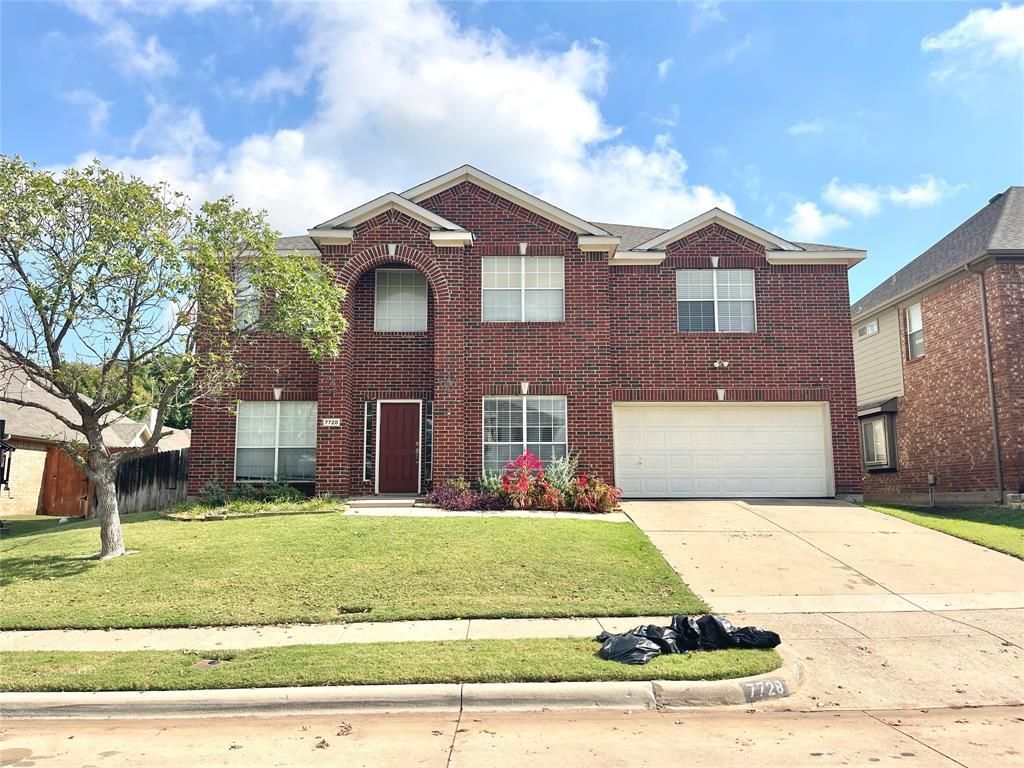 7728 Parkwood Plaza Drive, Fort Worth, TX 76137 Main Photo