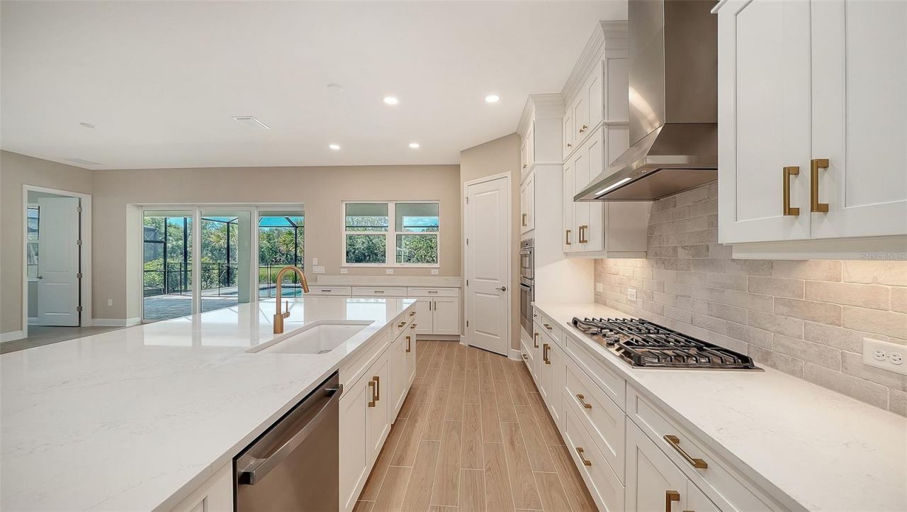 6336 Lake Woodruff Court, Sarasota, FL 34241 Photo
