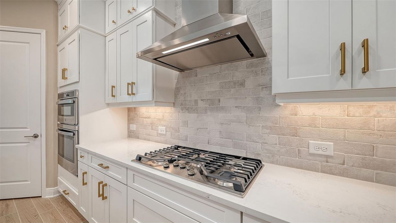6336 Lake Woodruff Court, Sarasota, FL 34241 Photo