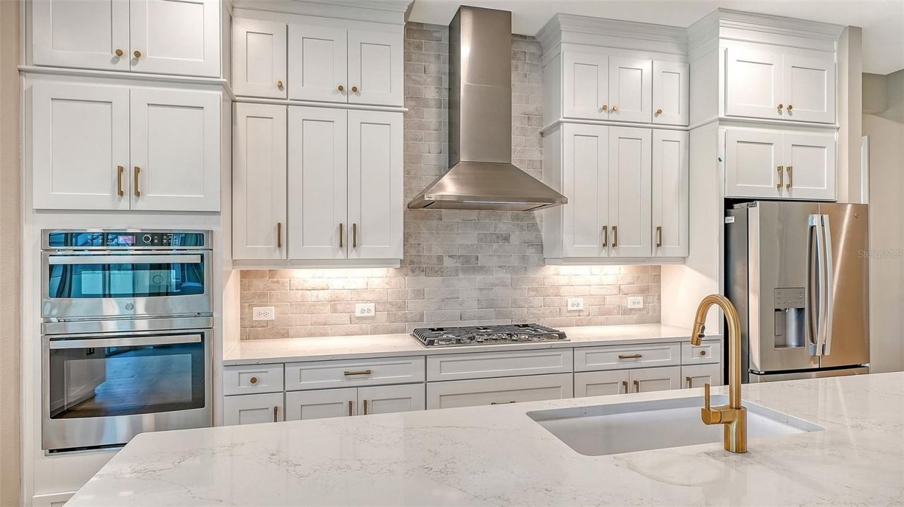 6336 Lake Woodruff Court, Sarasota, FL 34241 Photo